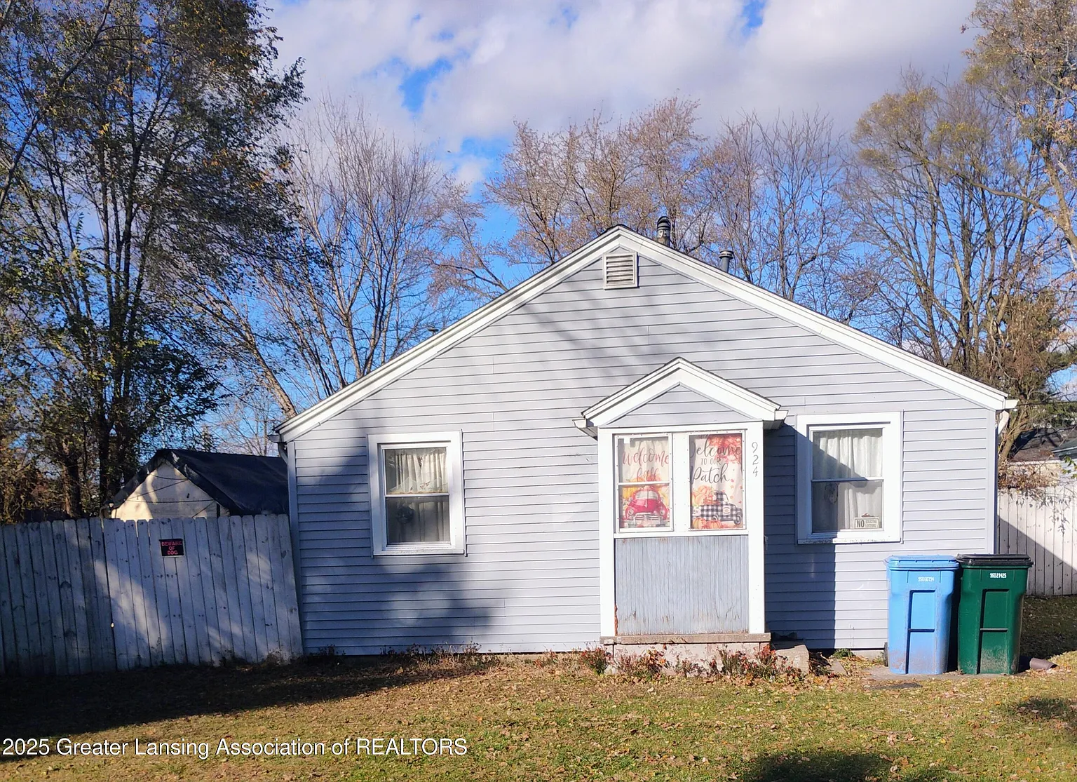 924 Loa St photo 1