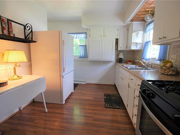 4th image of 2494 Linda Dr NW