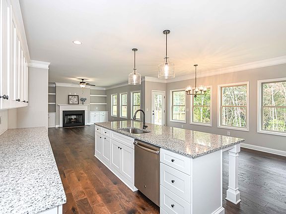 4th image of 8370 Fairthorn Way