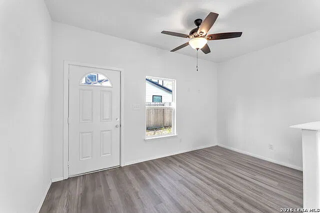 3 bed, 2.0 bath, 1200 sqft, $1,400 — Photo 2