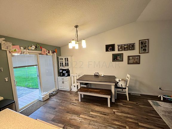 5th image of 721 Elmwood Dr W