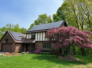 1041 Allouez Rd, Marquette, MI 49855