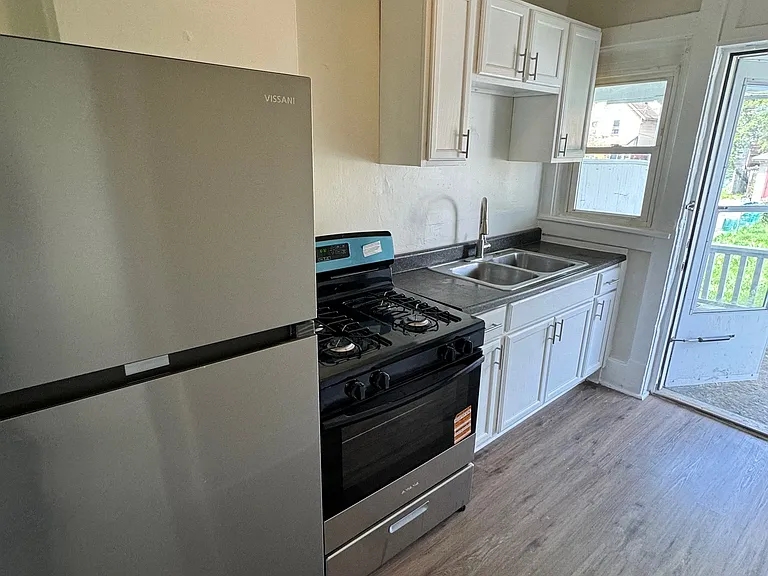 331-337 4th Ave #335 — Photo 9