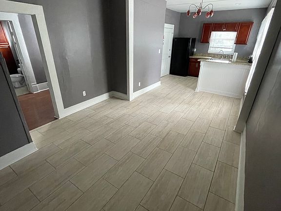 5th image of 401 S Lee St #6