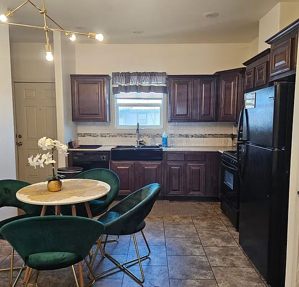 2108 S Nelson Dr — Photo 2