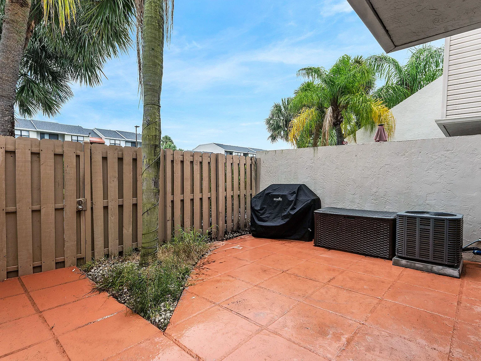 2 bed, 2.0 bath, 770 sqft, $1,950 — Photo 3