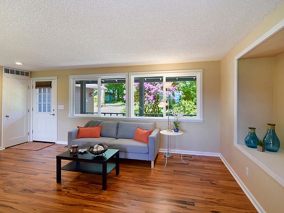 5th image of 11953 NE Glavin Ln