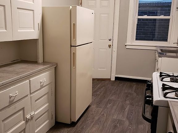 2nd image of 2836 W Liberty Ave APT 3