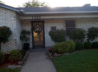 1305 Old Mill Run, Garland, TX