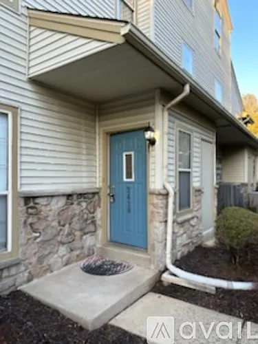 2410 Foxmeadow Cir #2410 Photo 1 2410 Foxmeadow Cir #2410 Photo 1
