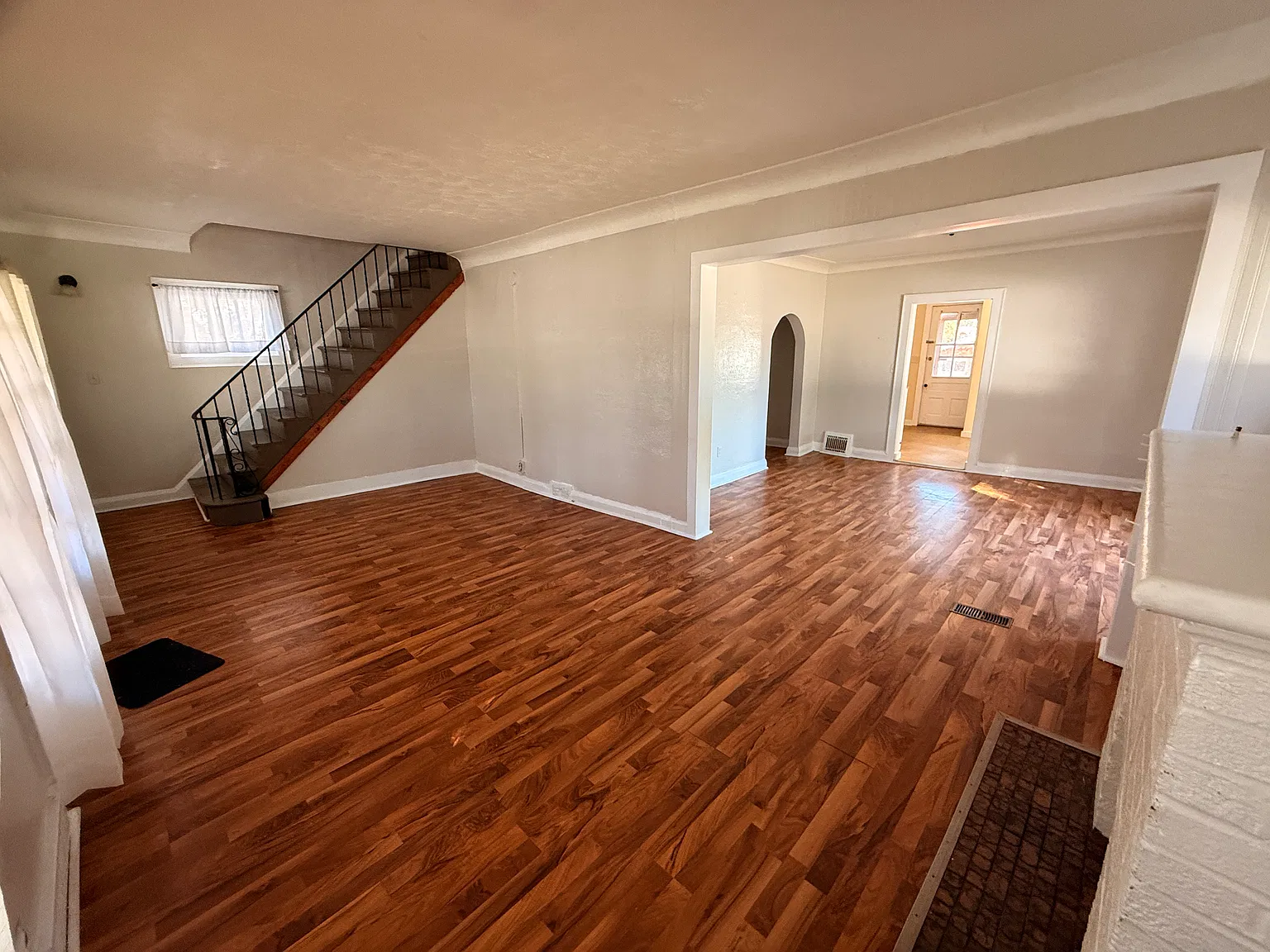 4 bed, 1400 sqft, $1,600 — Photo 3
