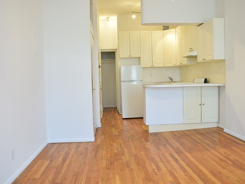 2nd image of 448 7th Ave