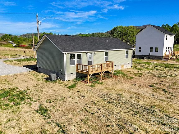 4th image of 662 Beehive Rd
