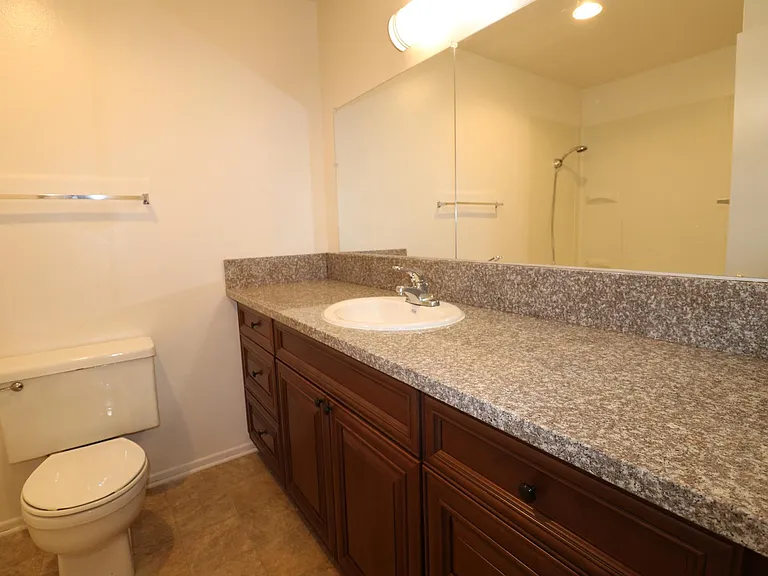 726 E Workman St — Photo 13