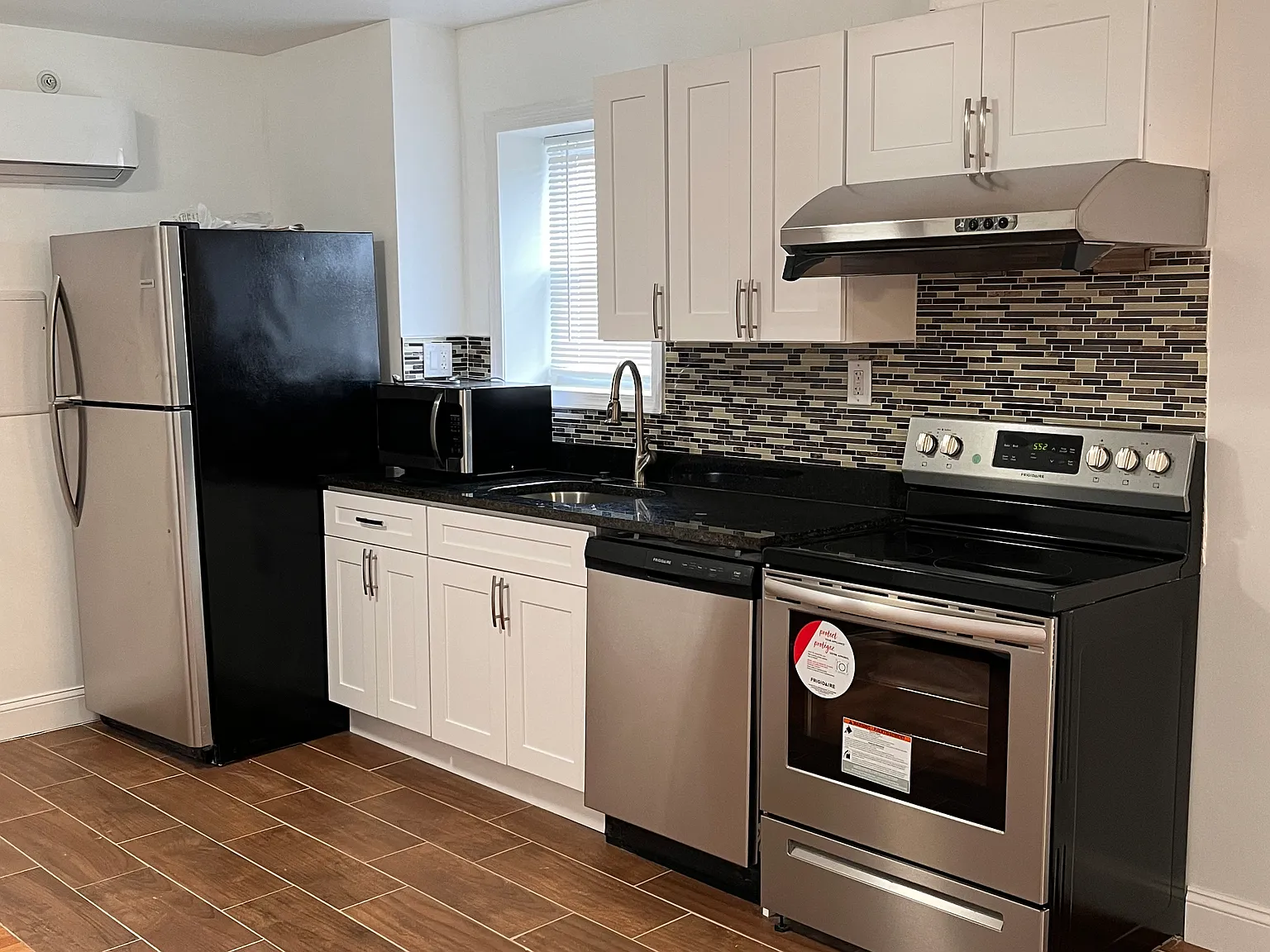 Studio, 500 sqft, $925 — Photo 3