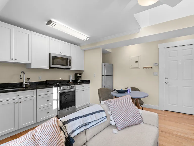 124 Commonwealth Ave #4 — Photo 14