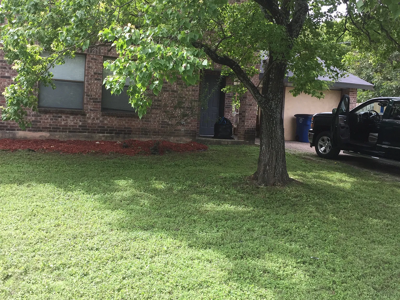 2400 Southland Dr — Photo 1
