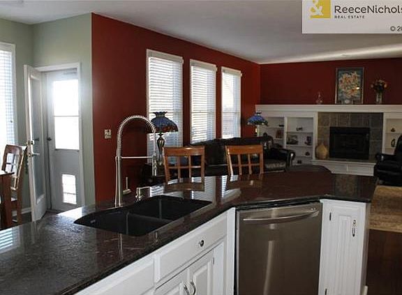 Perfect for entertaining - Great flow on with hardwoods on entire first floor.