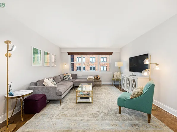 101 West 12th Street image 1 of 10