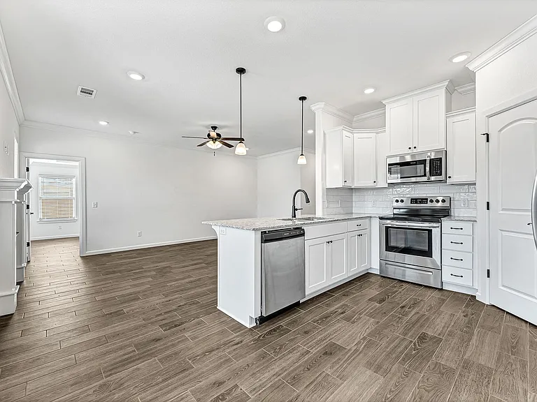 266 S Coventry Ave — Photo 7