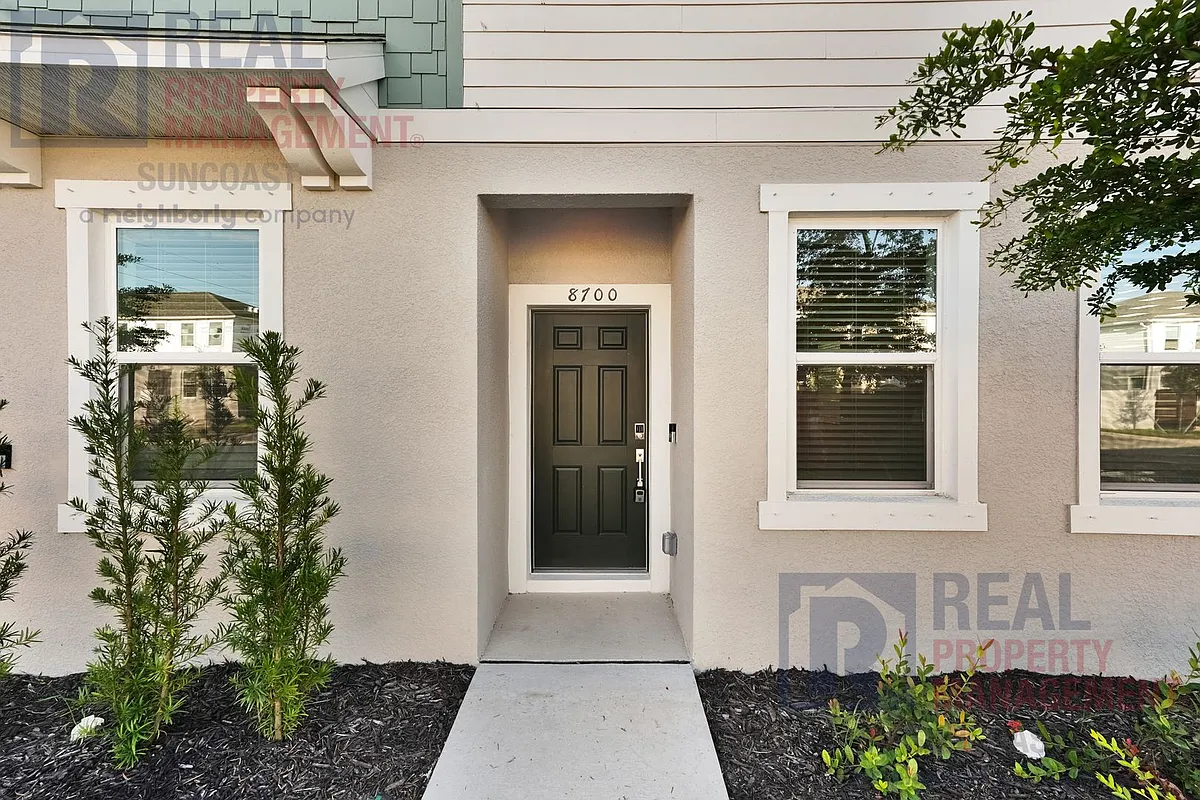 Building Photo - 8700 Daybreak St