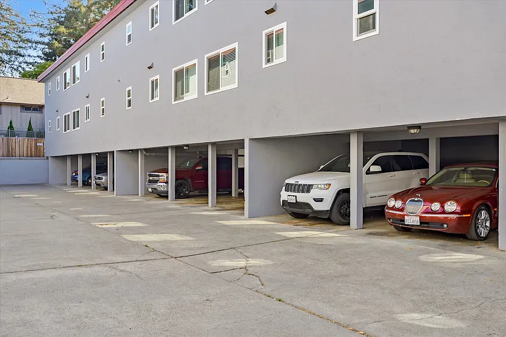 1 bed, $2,350 — Photo 4