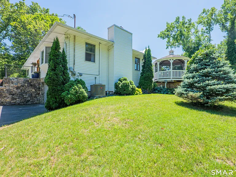 15 Farrell Rd — Photo 6