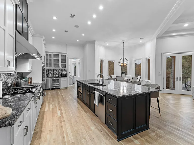 1415 Richland Woods Ln — Photo 21