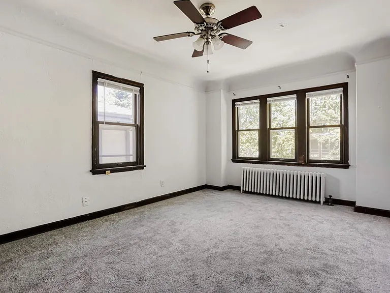 960 Goodrich Ave — Photo 8