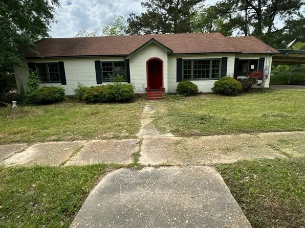 402 Oak St, Mendenhall, MS 39114
