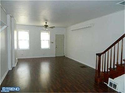 2nd image of 44 Chambers St