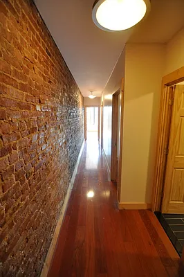 Rented by EXR | media 10