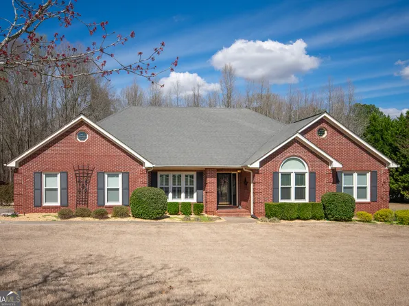 1065 Standing Rock Rd, Senoia, GA 30276