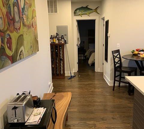 4th image of 3921 N Janssen Ave #2M