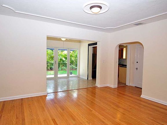 2nd image of 410 Minorca Ave