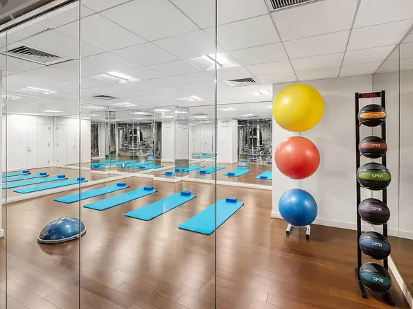 88 Greenwich Street image 14 of 15