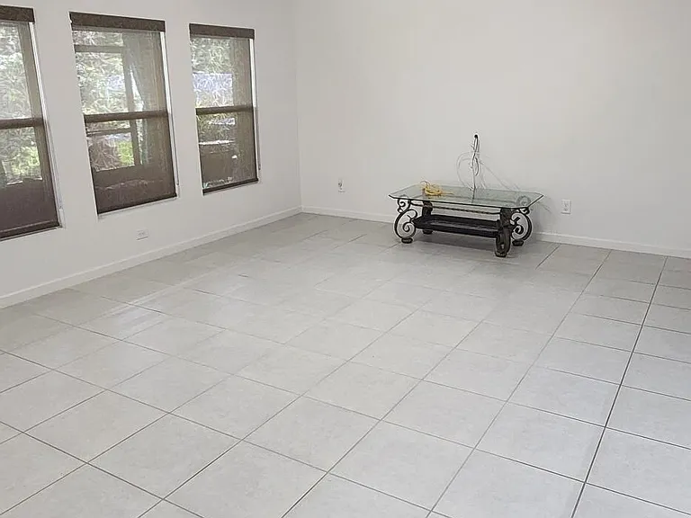 1817 Elkins Point Dr — Photo 15