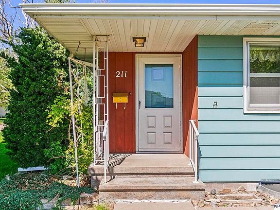 4th image of 211 N Birchwood Dr