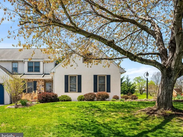 19 Meadowview Dr, Elverson, PA 19520