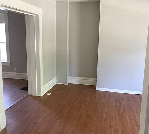 4th image of 843 W Rich St