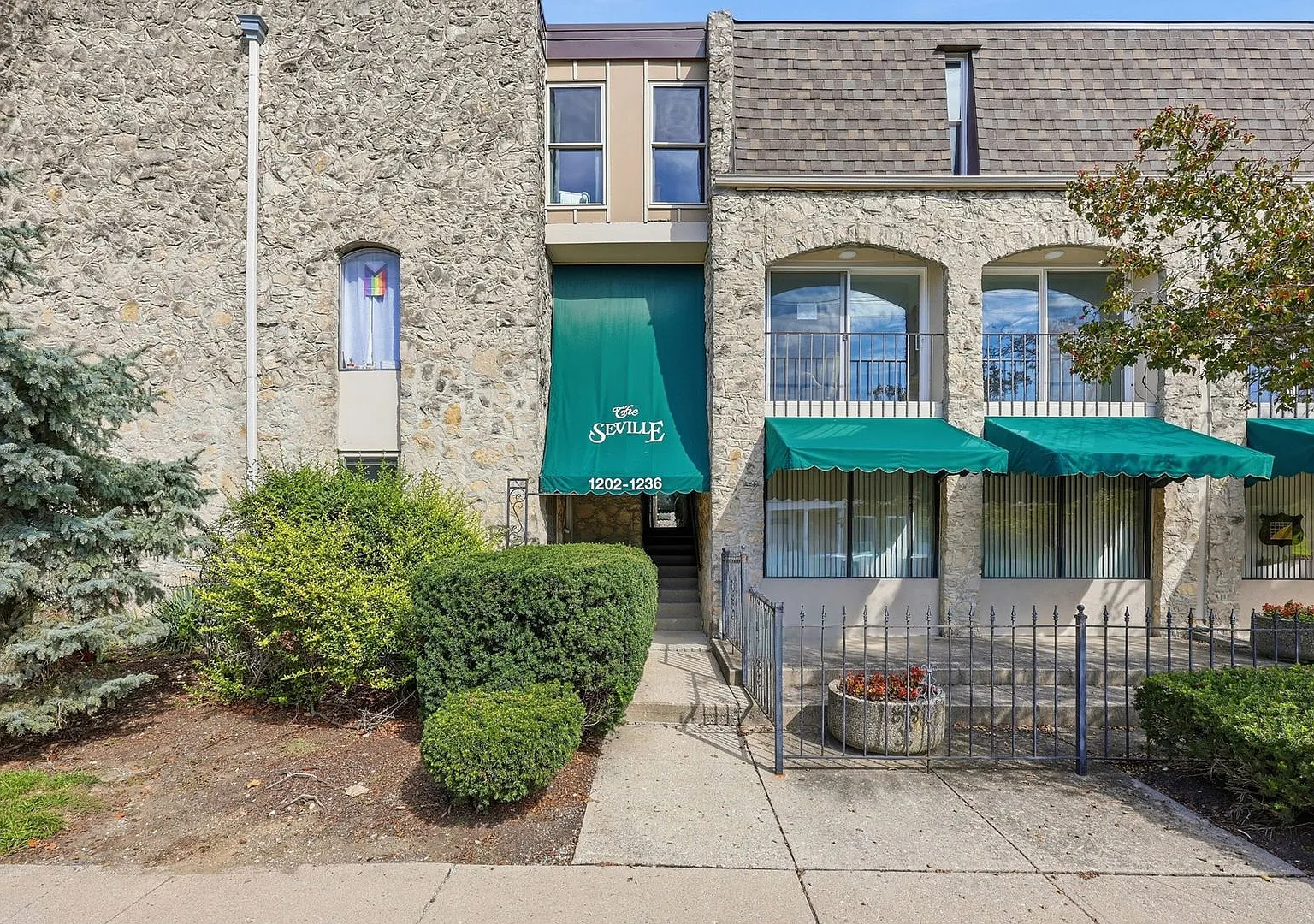 1226 Ashland Ave — Photo 1