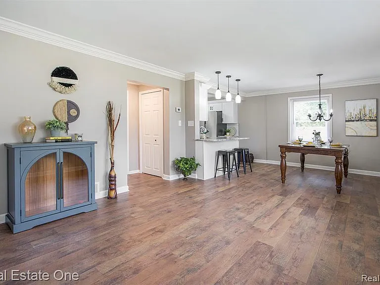 51275 Seven Mile Rd — Photo 5
