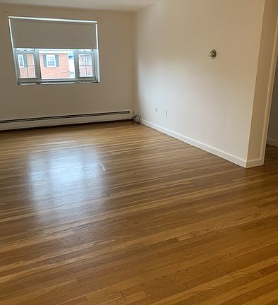 4th image of 6 Harris Cir #8