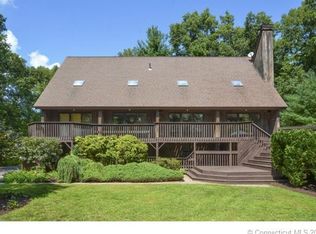 45 Knollwood Ln, Avon, CT 06001