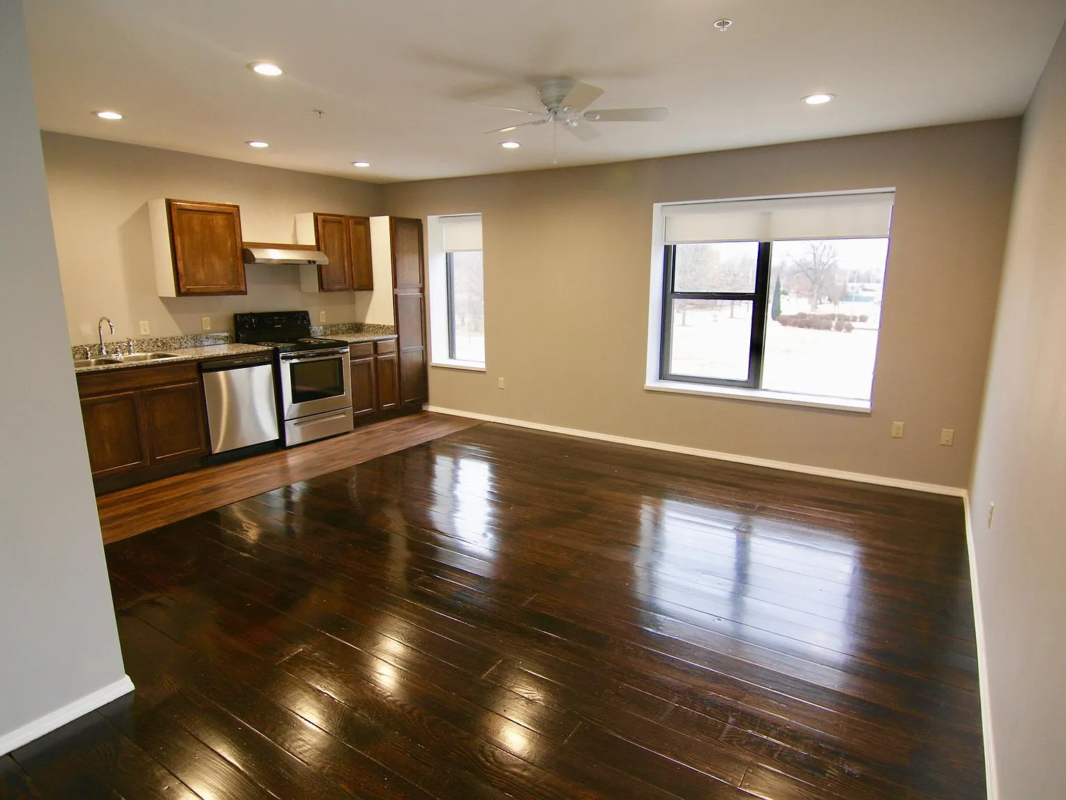 Studio, 478 sqft, $810 — Photo 2