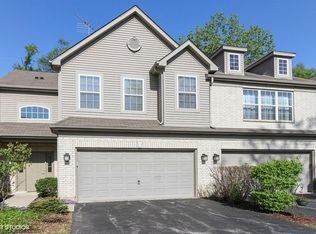 2824 Cobblestone Dr, Crystal Lake, IL 60012