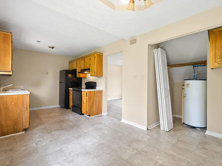 2080 Carneal Ln — Photo 9