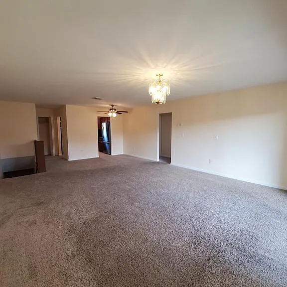 1124 Kaye Ct — Photo 10