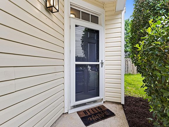3rd image of 305 Palmdale Ct