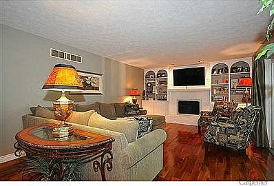 4th image of 7211 Oakbay Dr